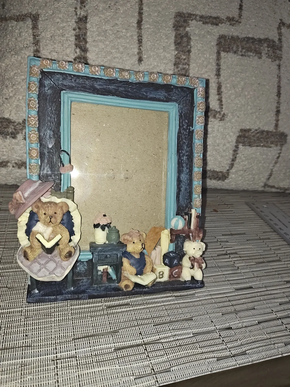 vintage 3D resin picture frame featuring teddy bears in a bedroom scene,...